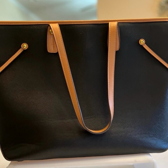 Adrienne Vittadini Black and Tan Tote with Gold Hardware - Picture 2 of 9